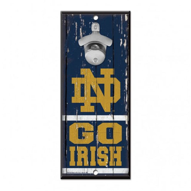 Abridor de botellas de madera de 5 x 11 con letrero de Notre Dame Fighting Irish