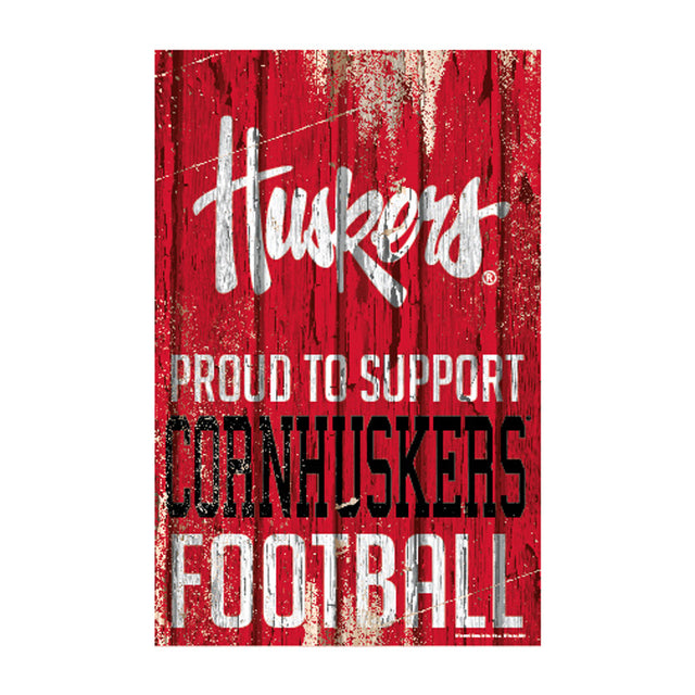 Letrero de madera de 11 x 17 de los Nebraska Cornhuskers: Orgulloso de apoyar el diseño