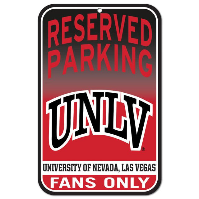 Letrero de plástico de estacionamiento reservado de UNLV Rebels de 11" x 17"