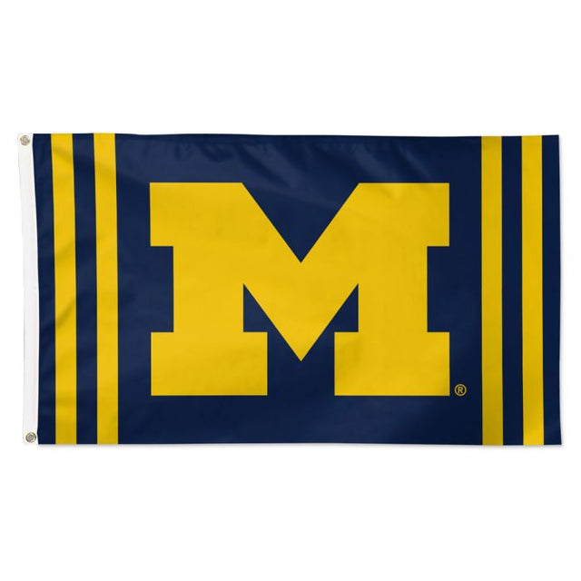 Bandera de los Michigan Wolverines con rayas verticales: Deluxe, 3' x 5'