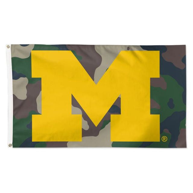 Bandera de camuflaje de los Wolverines de Michigan: Deluxe, 3' x 5'