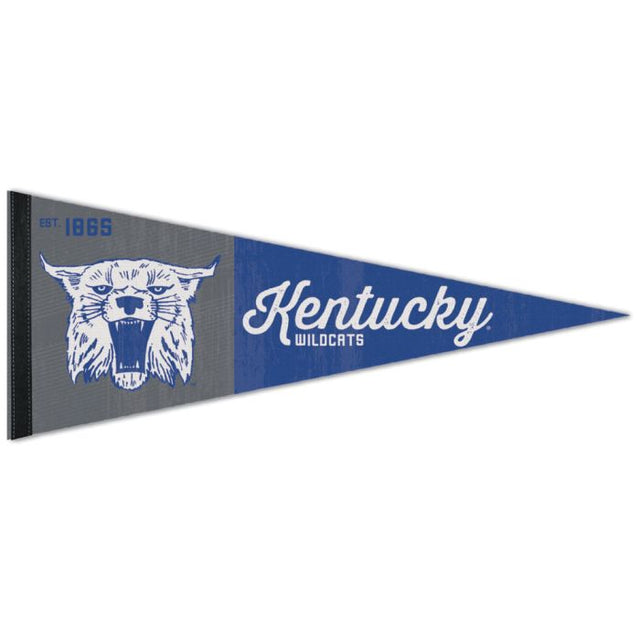 Kentucky Wildcats / Banderín VINTAGE Premium de la Universidad Vintage de 12" x 30"