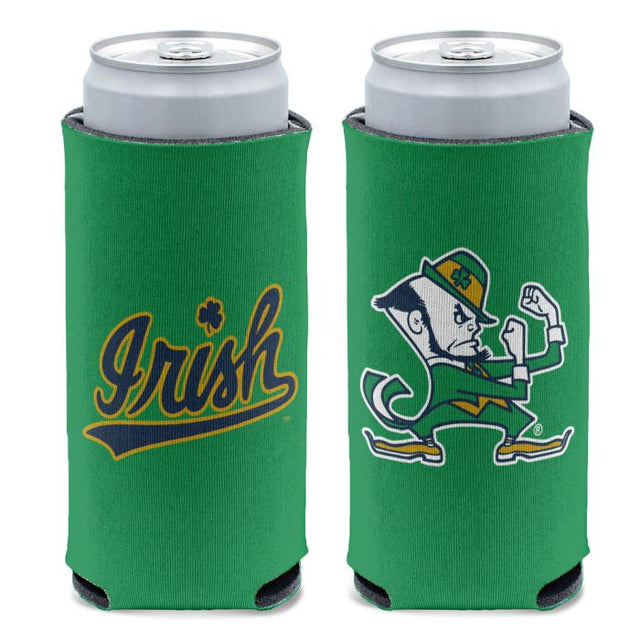 Hielera delgada de 12 oz con la imagen de Notre Dame Fighting Irish IRISH/LEPRECHAUN