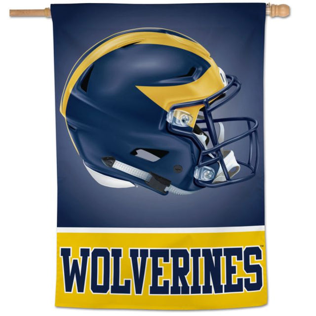 Bandera vertical con casco de los Wolverines de Michigan, 28" x 40"