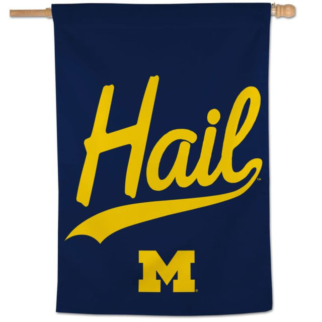 Bandera vertical de los Wolverines de Michigan con la leyenda "HAIL" de 28" x 40"