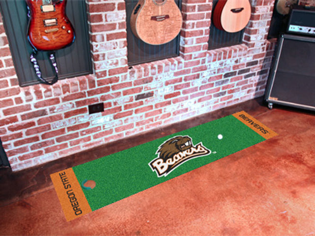 Alfombra verde para putting de Oregon State Beavers