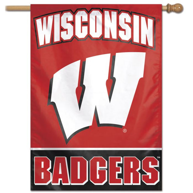 Bandera vertical de Wisconsin Badgers de 28" x 40"