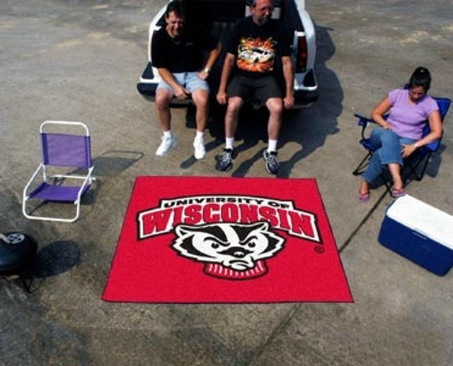 Alfombra de Wisconsin Badgers: diseño de mascota Tailgater