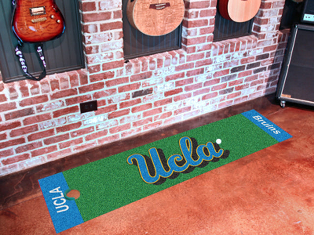 Alfombra verde para putting de los Bruins de UCLA