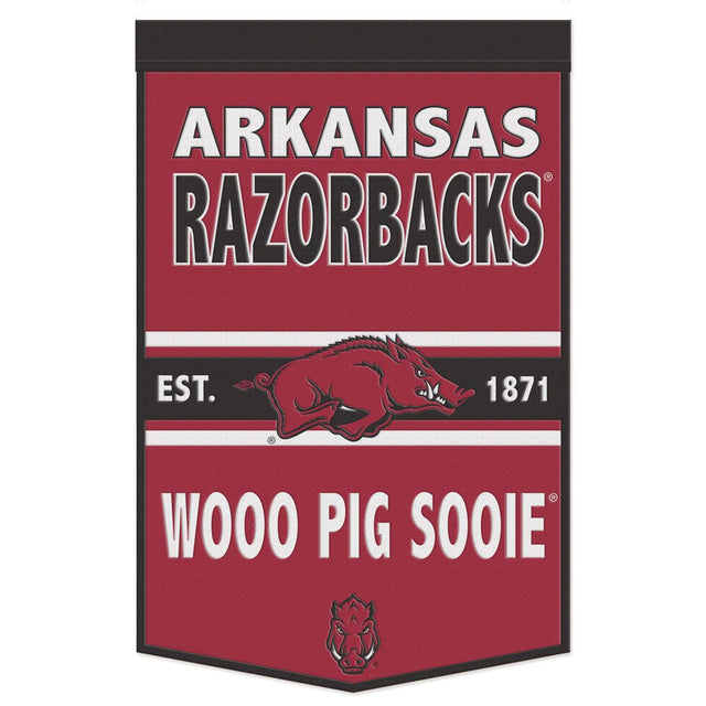 Estandarte de lana de los Arkansas Razorbacks de 24 x 38 con diseño de eslogan Dynasty