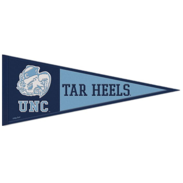 Banderín de lana VAULT de North Carolina Tar Heels/College Vault de 13" x 32"