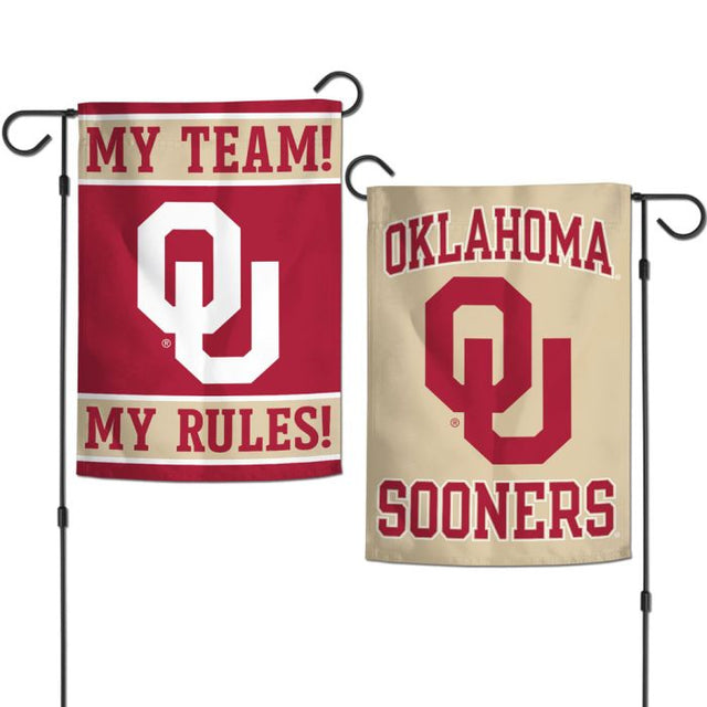 Banderas de jardín de 2 lados de 12,5" x 18" de los Oklahoma Sooners MI EQUIPO MIS REGLAS