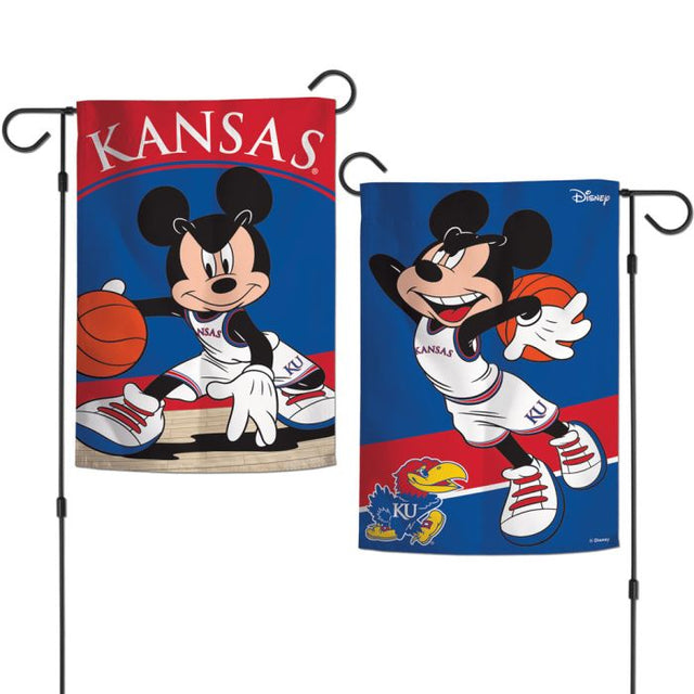 Banderas de jardín de MICKEY BASKETBALL de los Kansas Jayhawks/Disney, de 2 lados, 12,5" x 18"