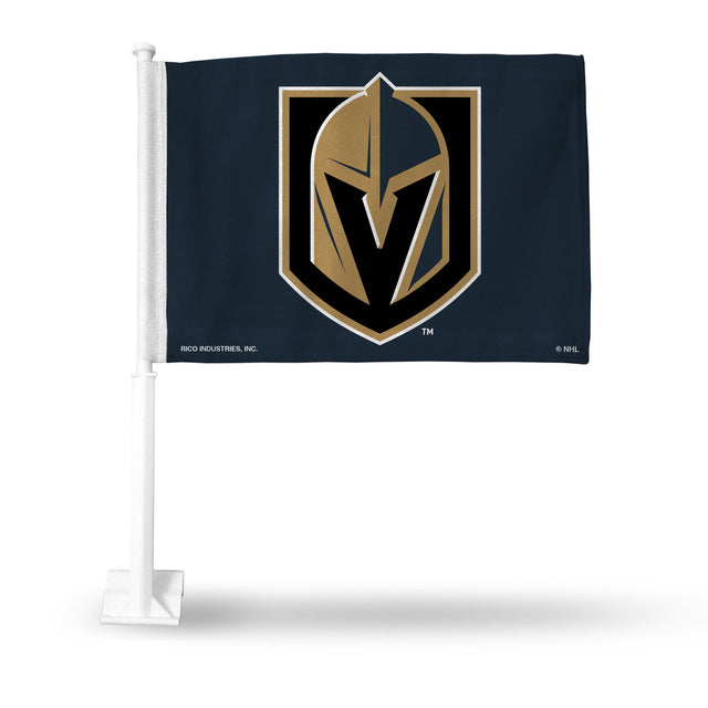 Bandera de los Vegas Golden Knights en un automóvil