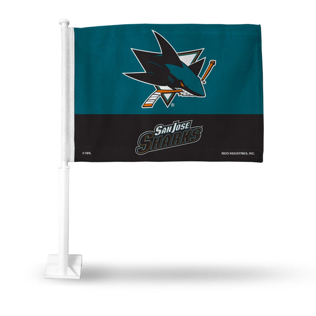 Auto con bandera de los San Jose Sharks