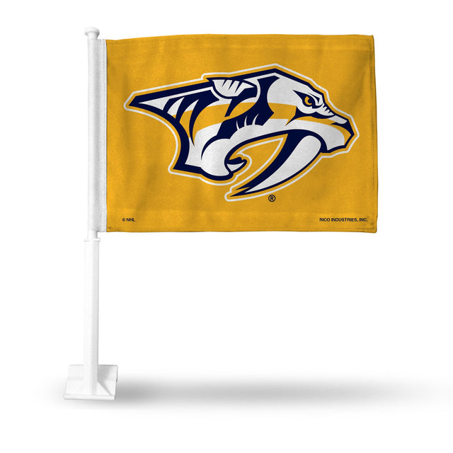 Auto con la bandera de los Nashville Predators