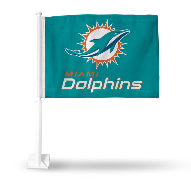 Auto con la bandera de los Miami Dolphins