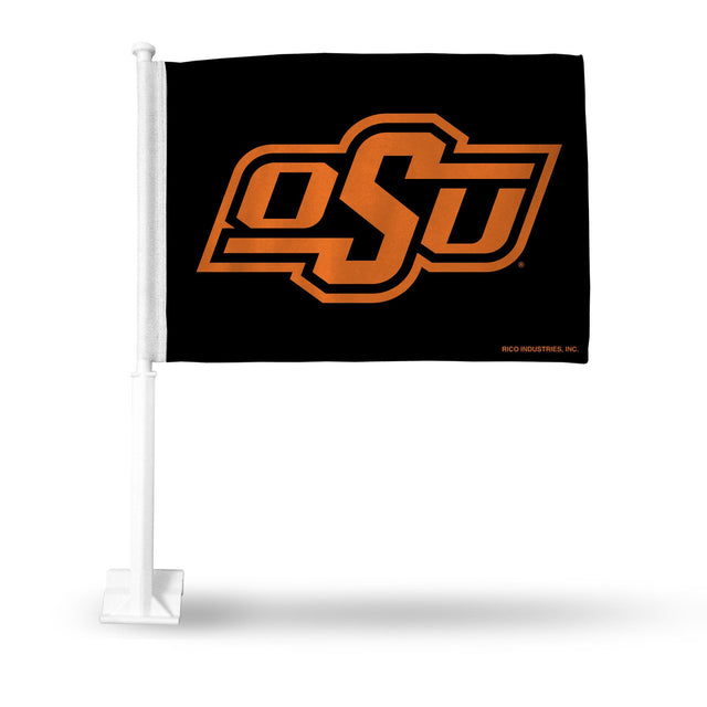 Coche con bandera de los Oklahoma State Cowboys