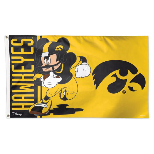 Bandera de fútbol americano de Mickey Mouse de Iowa Hawkeyes/Disney - Deluxe 3' X 5'