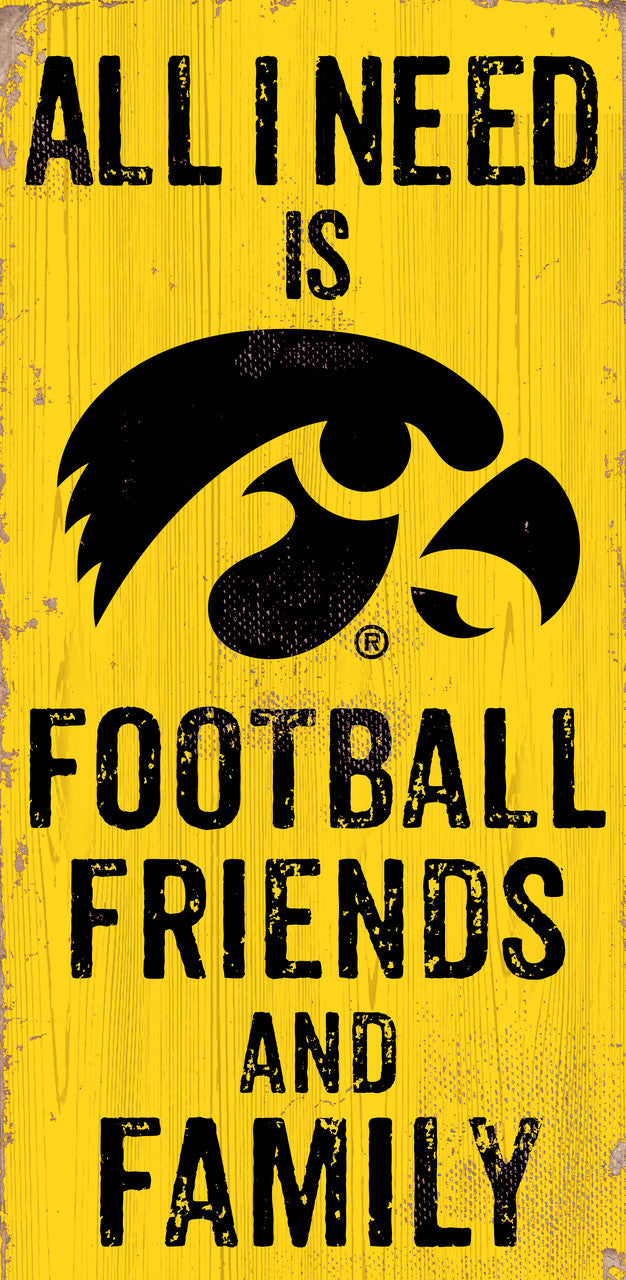 Letrero de madera de 6 x 12 de Iowa Hawkeyes con diseño de amigos y familiares a color