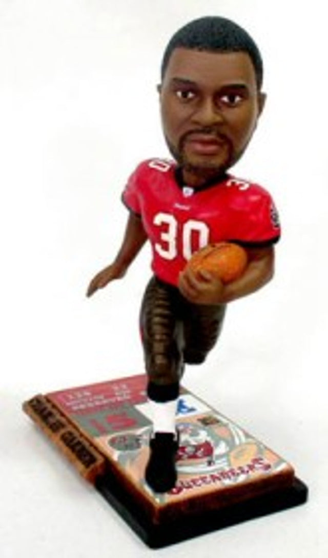 Base de entradas de Charlie Garner de los Tampa Bay Buccaneers Bobblehead de Forever Collectibles CO