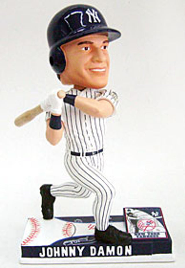 Figura Bobblehead de Johnny Damon Forever Collectibles de los Yankees de Nueva York en el campo CO