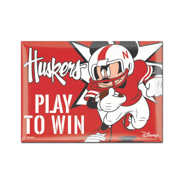 Imán de metal de 2,5" x 3,5" de Nebraska Cornhuskers / Disney MICKEY MOUSE FOOTBALL