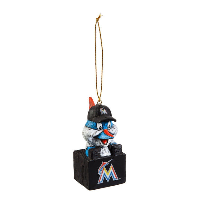 Adorno de los Miami Marlins con diseño Tiki