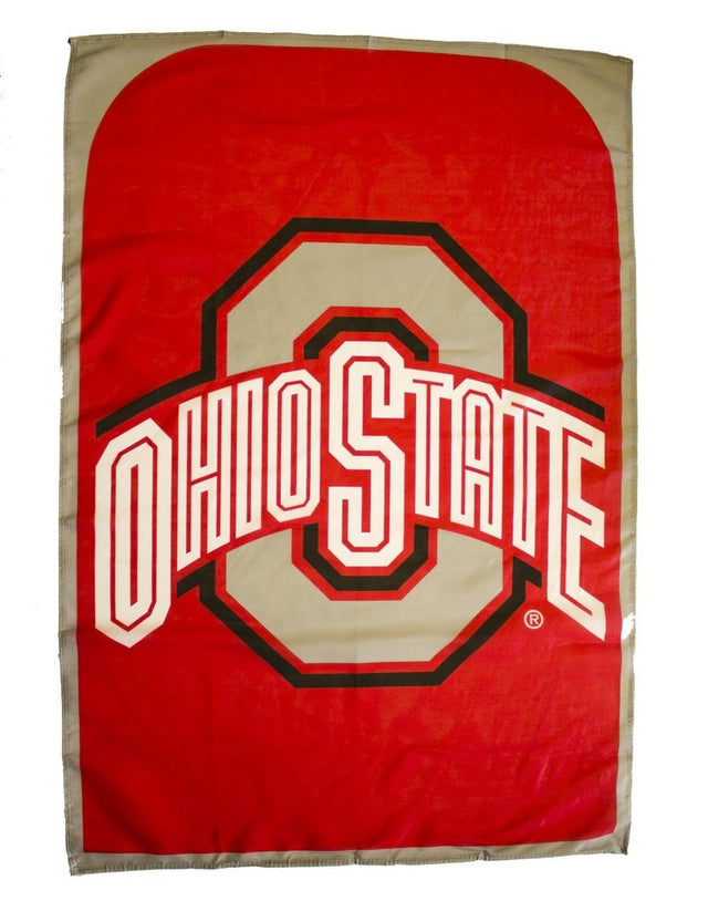 Bandera de aficionado de los Ohio State Buckeyes con logotipo anterior a 2014