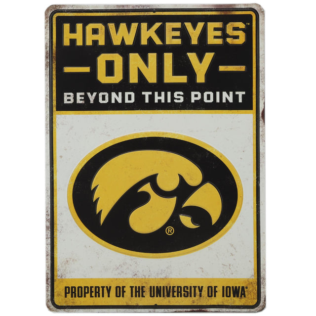 Letrero de metal de Hawkeyes, propiedad de la Universidad de Iowa