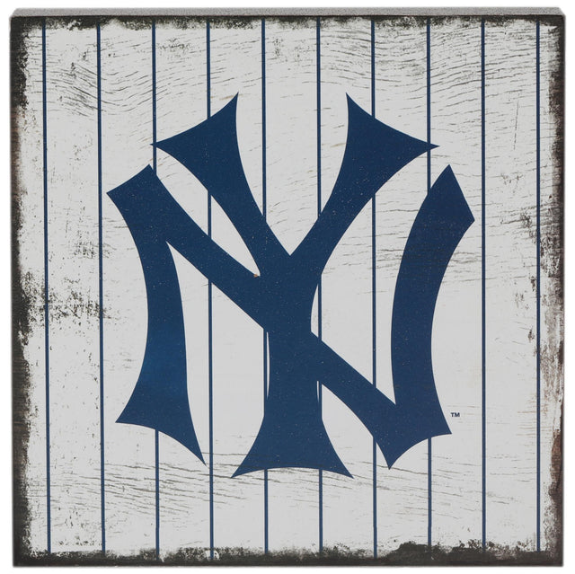 Decoración de pared con el logotipo de los Yankees de Nueva York en un bloque de madera