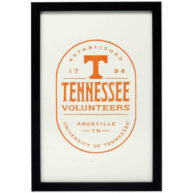 Decoración de pared enmarcada en madera con la insignia de la Universidad de Tennessee en Knoxville