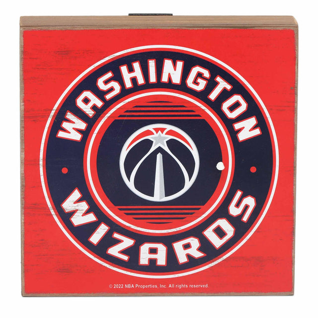 Decoración de pared de madera oscura con el logotipo de los Washington Wizards