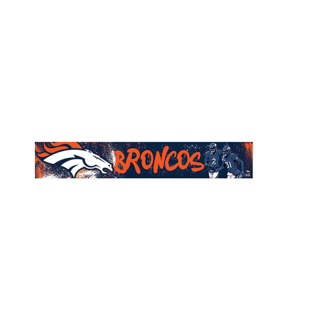 Letrero de metal con grafiti urbano de los Denver Broncos de la NFL