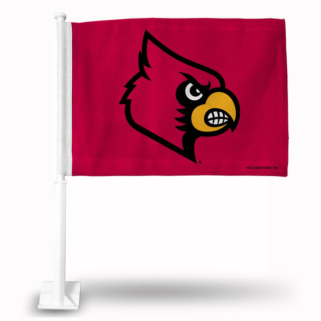 Coche con la bandera de los Cardenales de Louisville