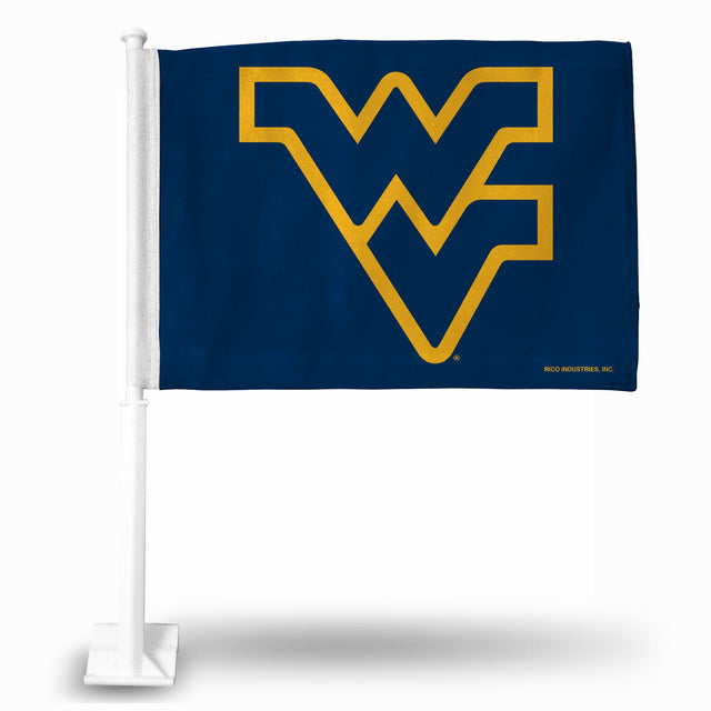 Carro con la bandera de los Mountaineers de Virginia Occidental