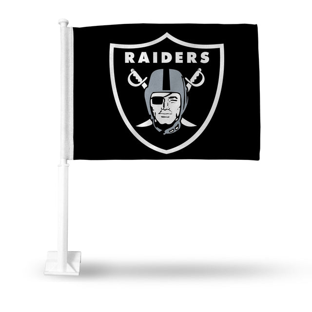 Auto con bandera de los Raiders de Las Vegas