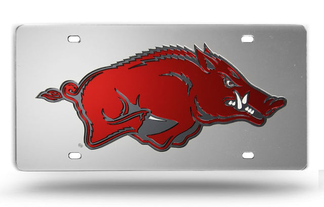 Matrícula plateada cortada con láser de los Arkansas Razorbacks