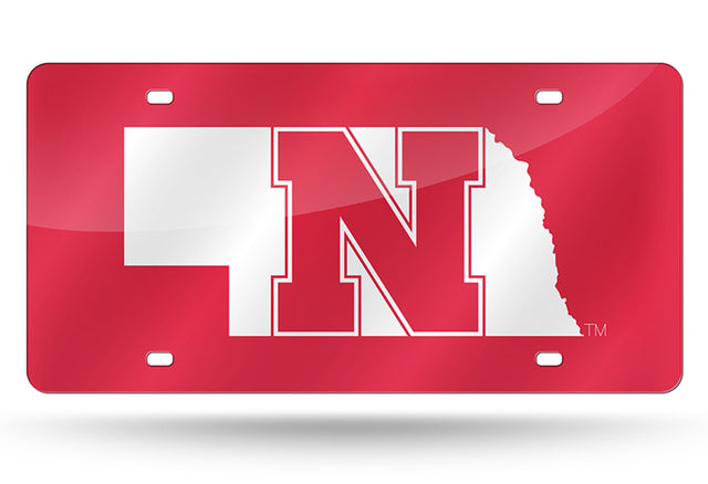 Matrícula de los Nebraska Cornhuskers cortada con láser en color rojo