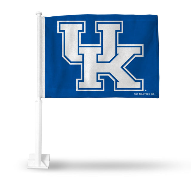 Automóvil con la bandera de Kentucky Wildcats