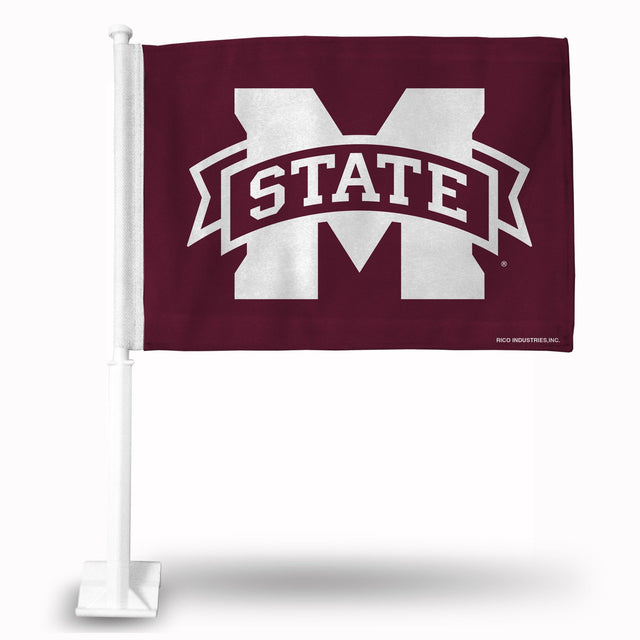 Automóvil con bandera de los Mississippi State Bulldogs