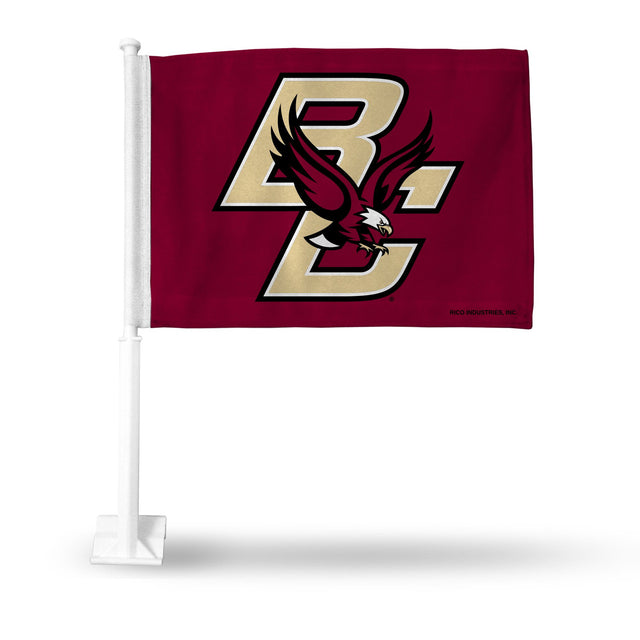 Automóvil con bandera de los Boston College Eagles