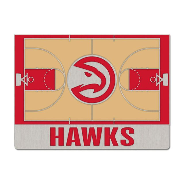 Tarjeta de joyería con pin esmaltado de colección COURT de los Atlanta Hawks