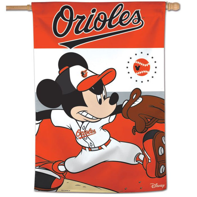 Bandera vertical de los Baltimore Orioles/Disney de 28" x 40"