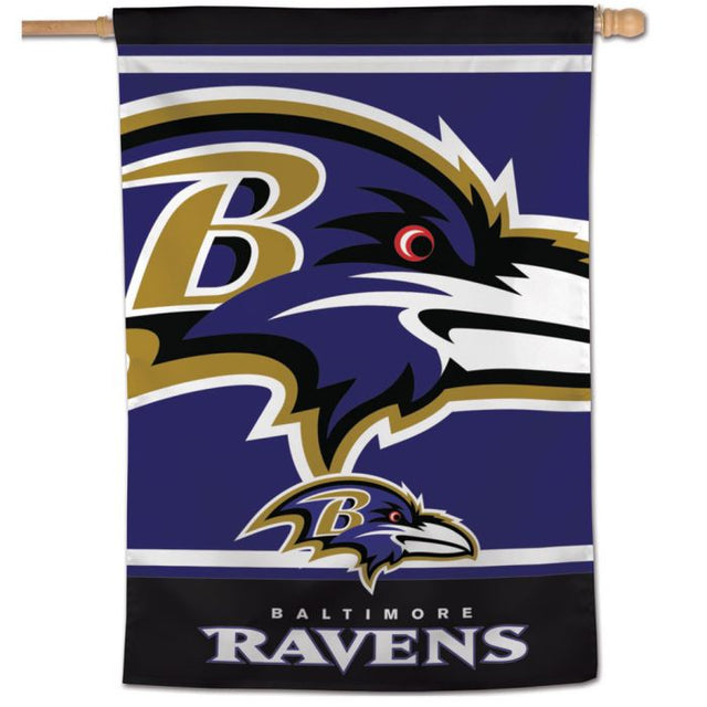 Bandera vertical con logotipo mega de los Baltimore Ravens de 28" x 40"