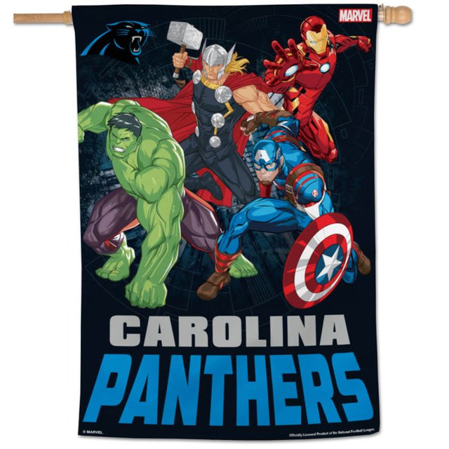 Carolina Panthers / Marvel (C) Bandera vertical de Marvel 2021 de 28" x 40"