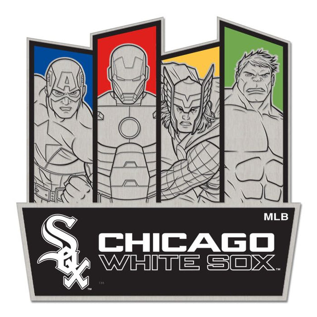 Tarjeta de joyería con pin de colección de los Chicago White Sox/Marvel (c) 2021