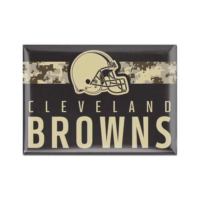 Imán de metal estándar de los Cleveland Browns de 2,5" x 3,5"