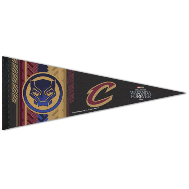 Banderín premium de MARVEL de Cleveland Cavaliers/Marvel (C) 2022 de 12" x 30"