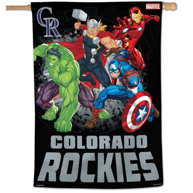 Bandera vertical de Colorado Rockies/Marvel (c) 2021 MARVEL de 28" x 40"